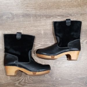LIKE NEW Sanita black leather and calf fur clog boots 37 like Sven no. 6